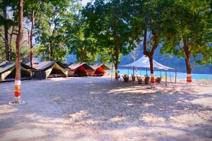 beach-camp-shivpuri